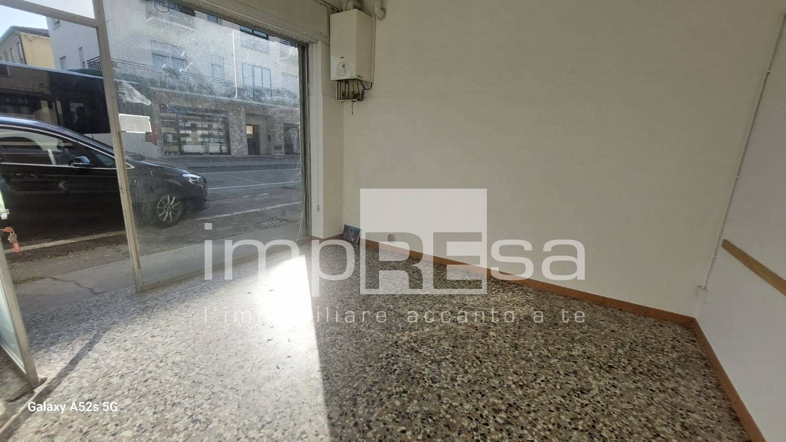 Locale commerciale in affitto a Treviso, S. Zeno