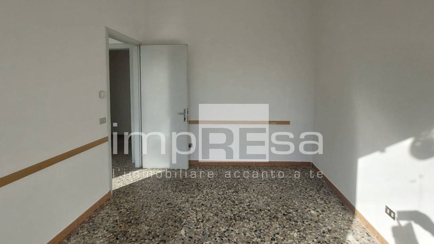 Locale commerciale in affitto a Treviso, S. Zeno