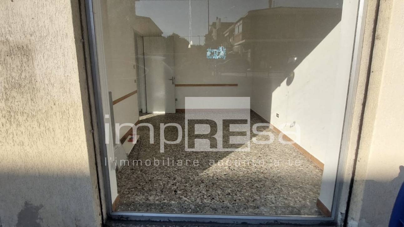 Locale commerciale in affitto a Treviso, S. Zeno
