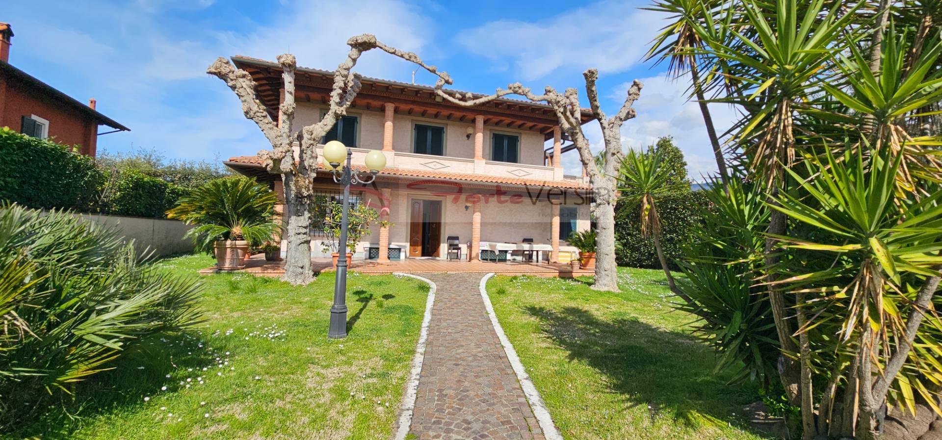 Villa in vendita, Forte dei Marmi centro