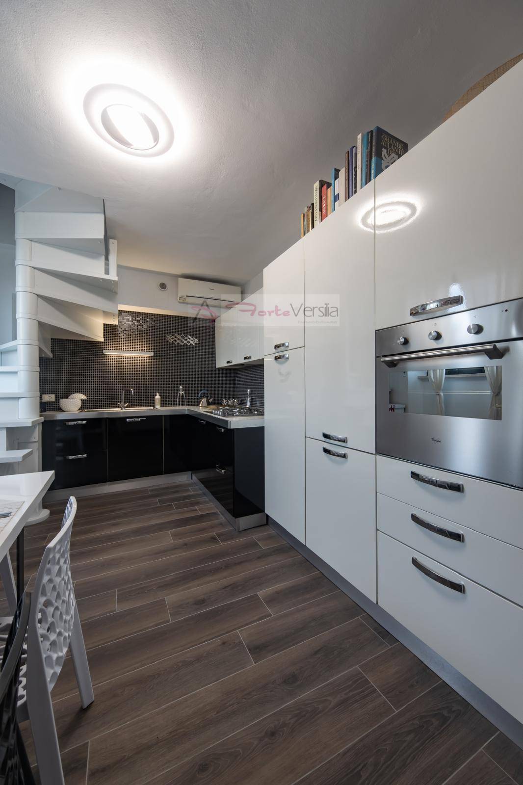 appartamento in vendita a Viareggio, lungo mare