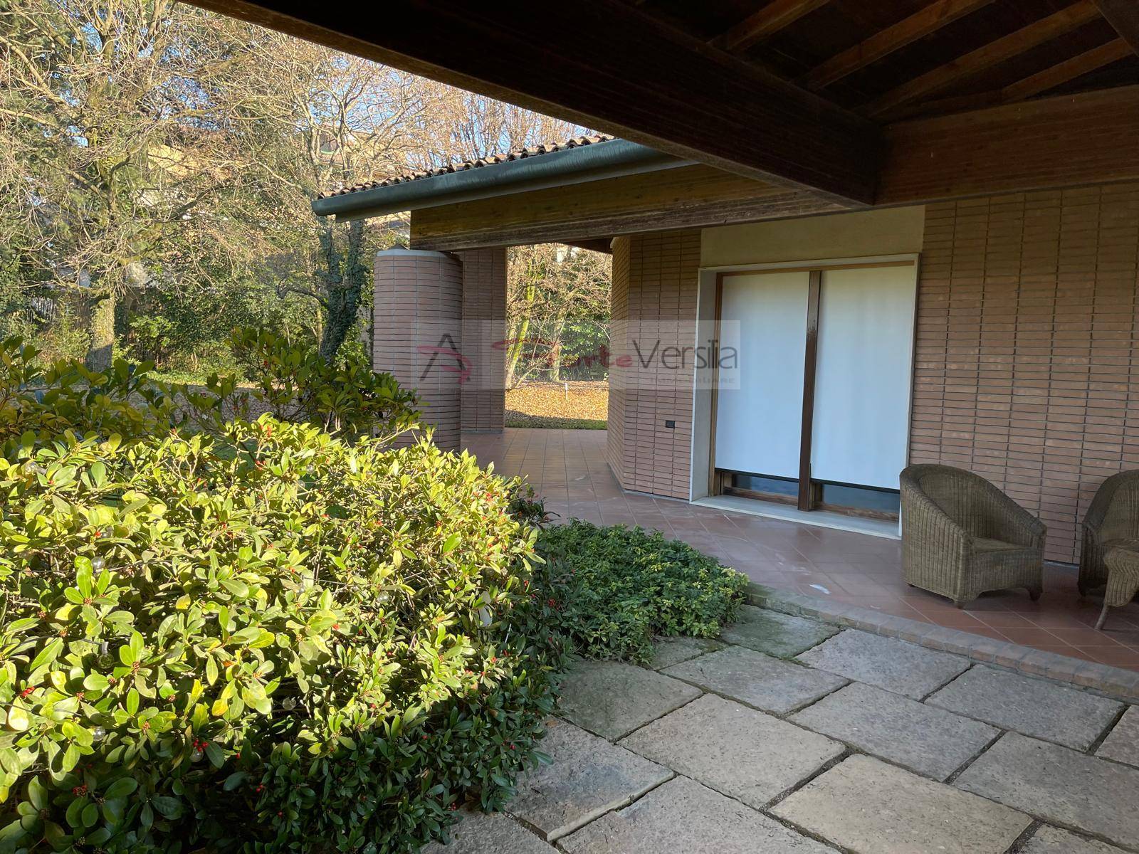 villa indipendente in vendita a Verolanuova