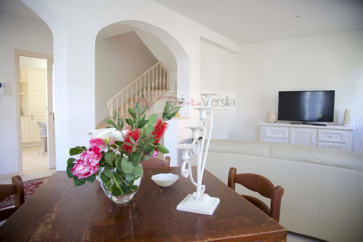 villa bifamiliare in vendita a Pietrasanta, Strettoia
