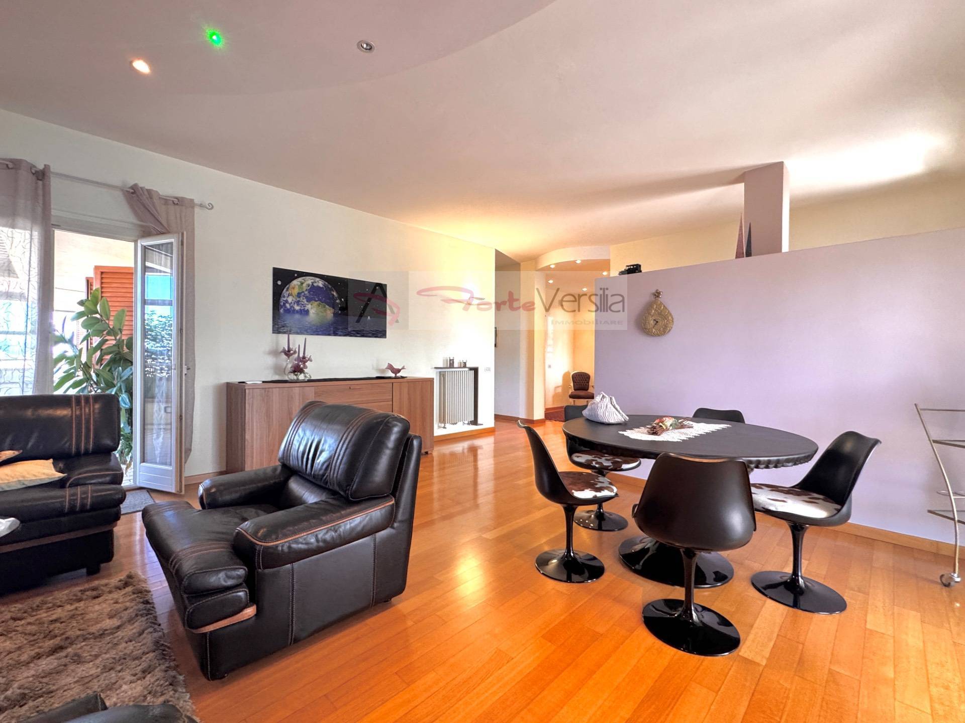 attico in vendita a Carrara, Marina di Carrara