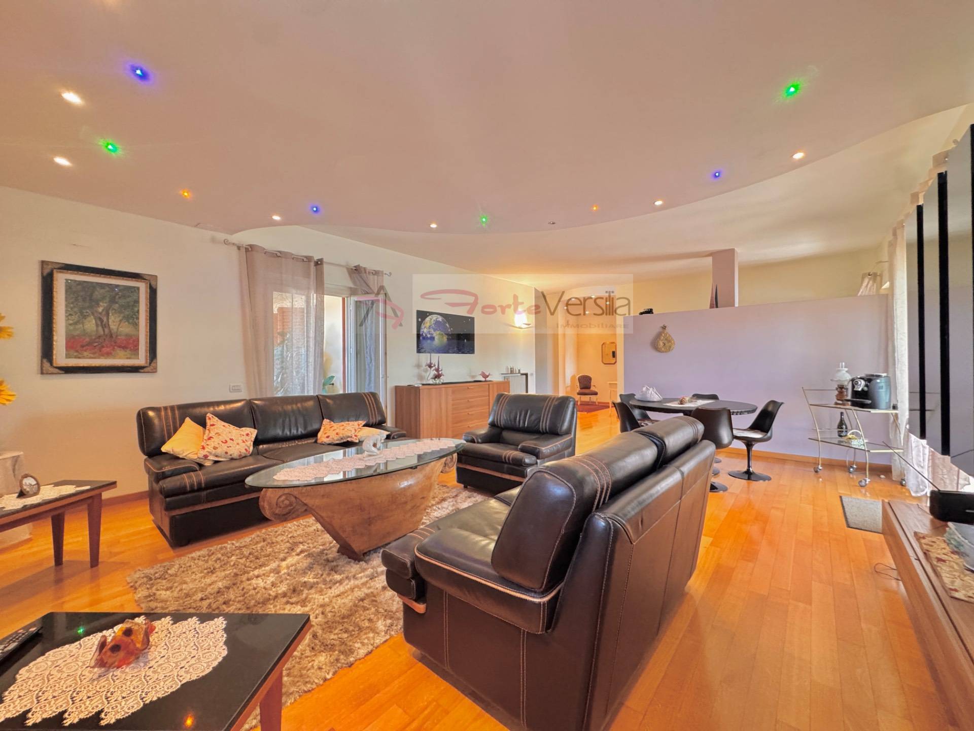 attico in vendita a Carrara, Marina di Carrara