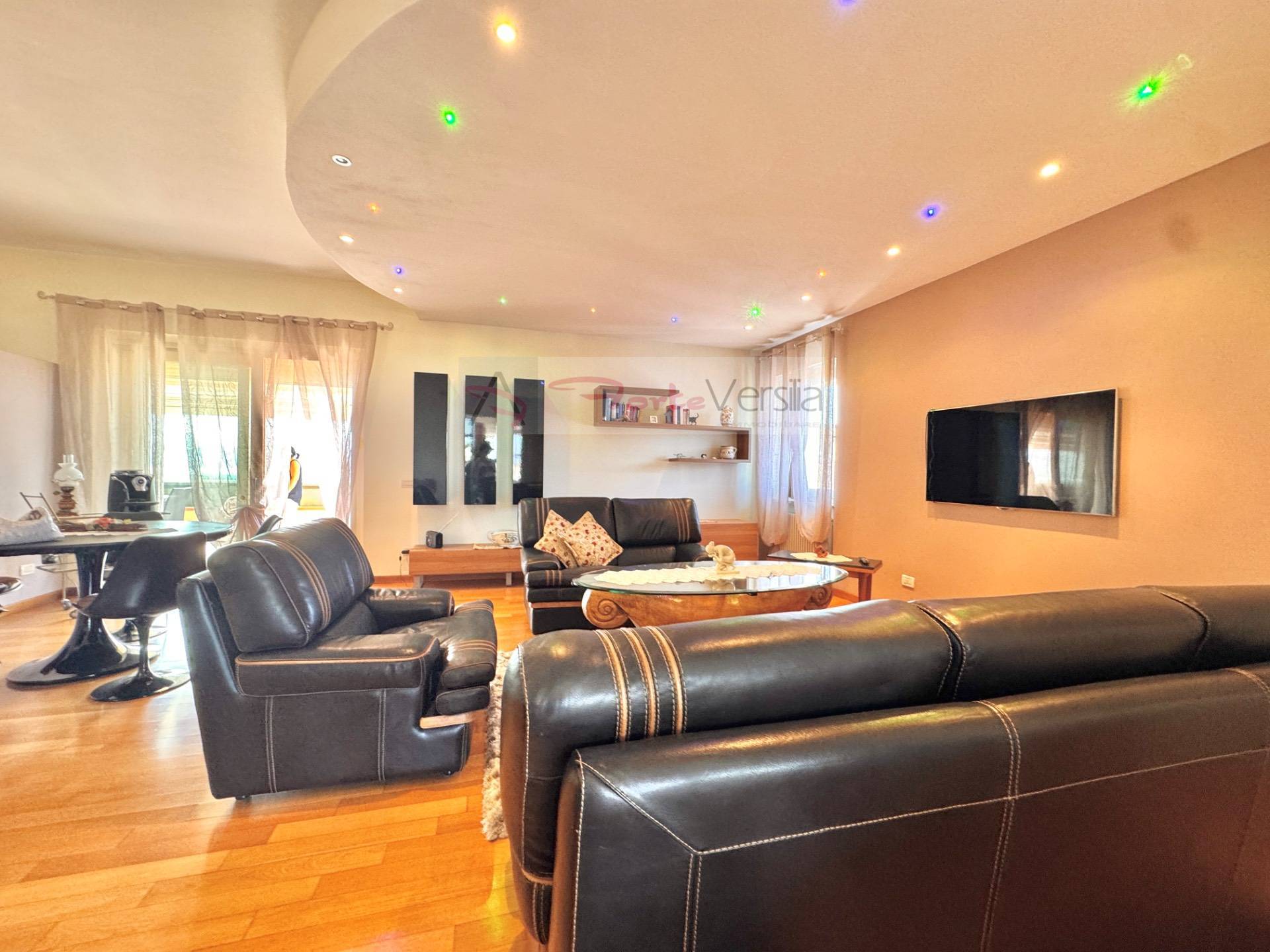 attico in vendita a Carrara, Marina di Carrara