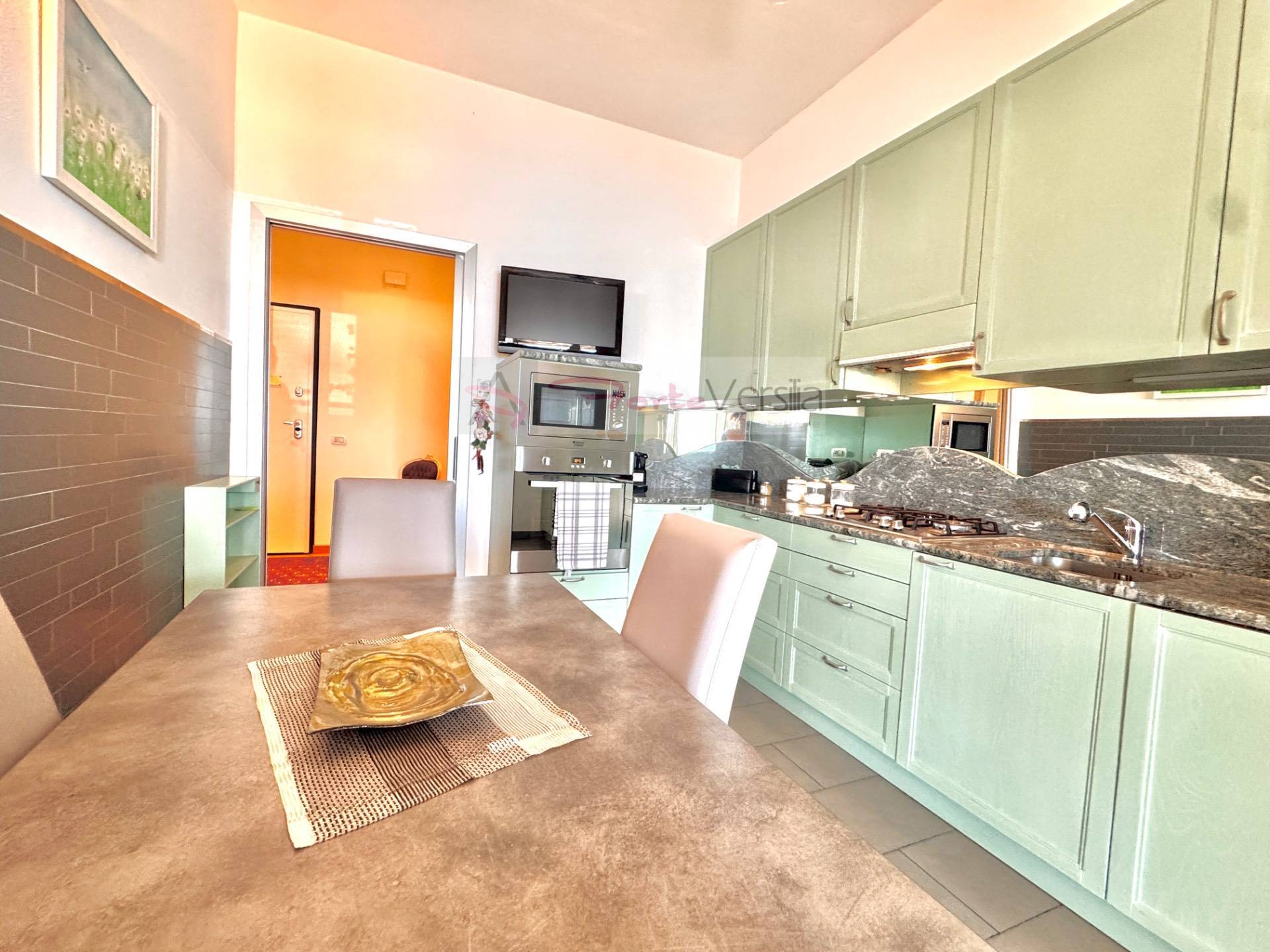 attico in vendita a Carrara, Marina di Carrara