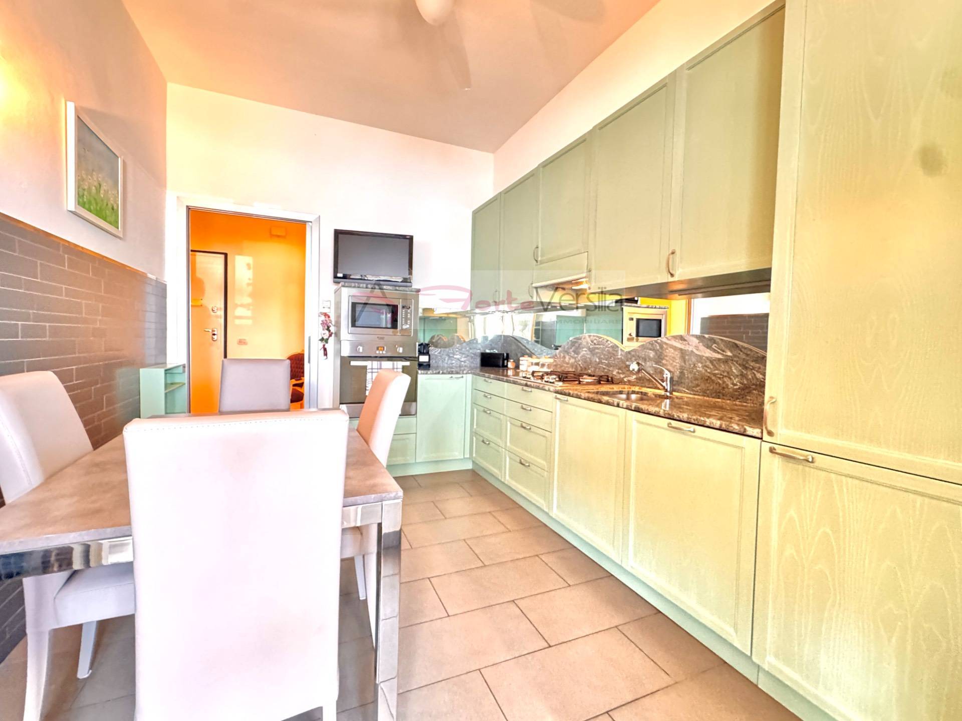 attico in vendita a Carrara, Marina di Carrara