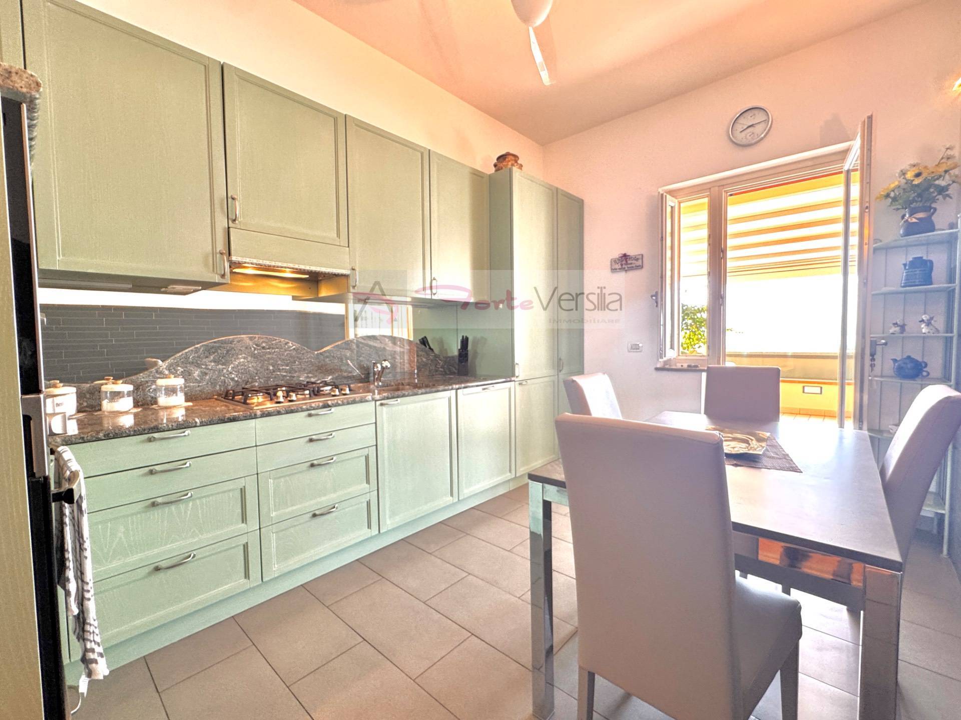 attico in vendita a Carrara, Marina di Carrara