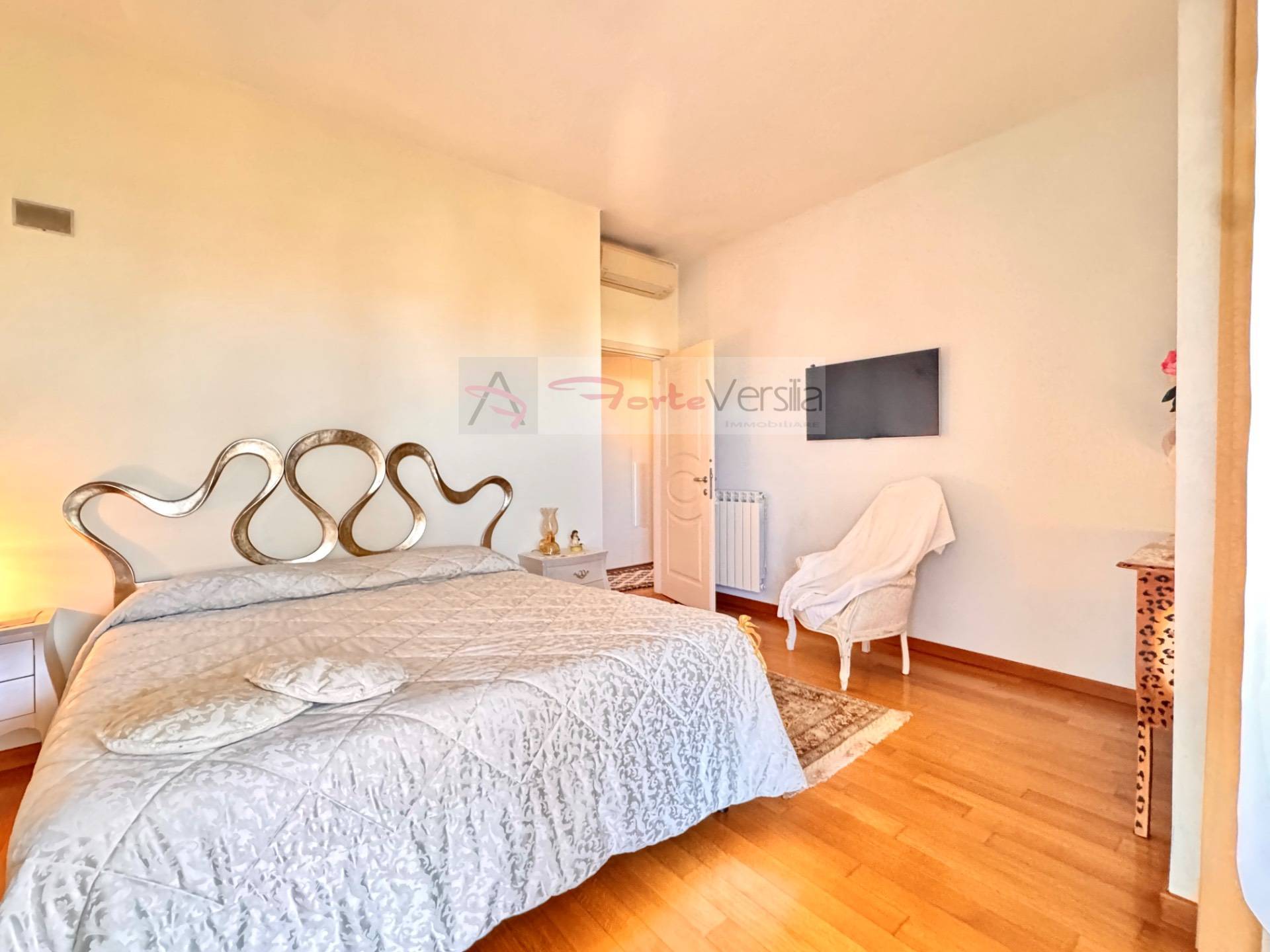 attico in vendita a Carrara, Marina di Carrara