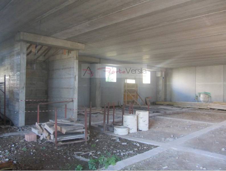 Capannone in vendita a Pietrasanta