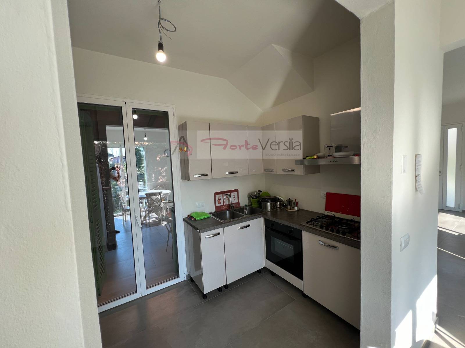 Villa semindipendente in vendita a Pietrasanta