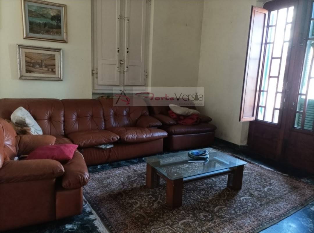 villa bifamiliare in vendita a Pietrasanta, Ponterosso