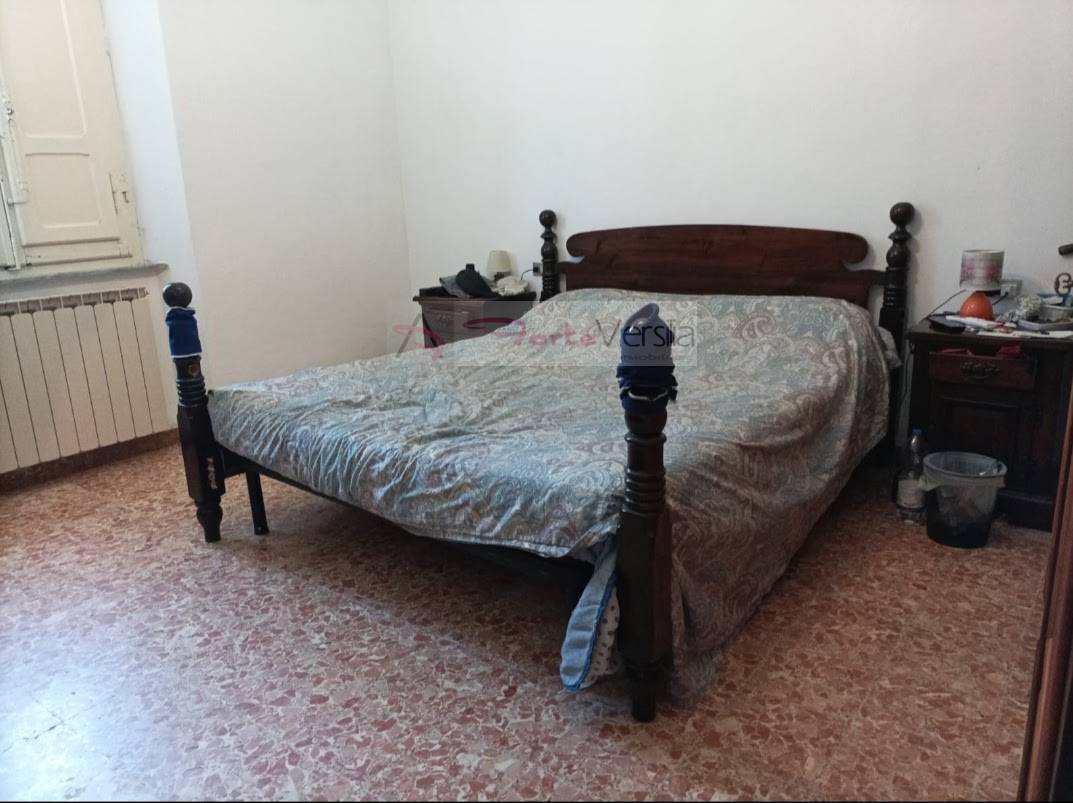 villa bifamiliare in vendita a Pietrasanta, Ponterosso