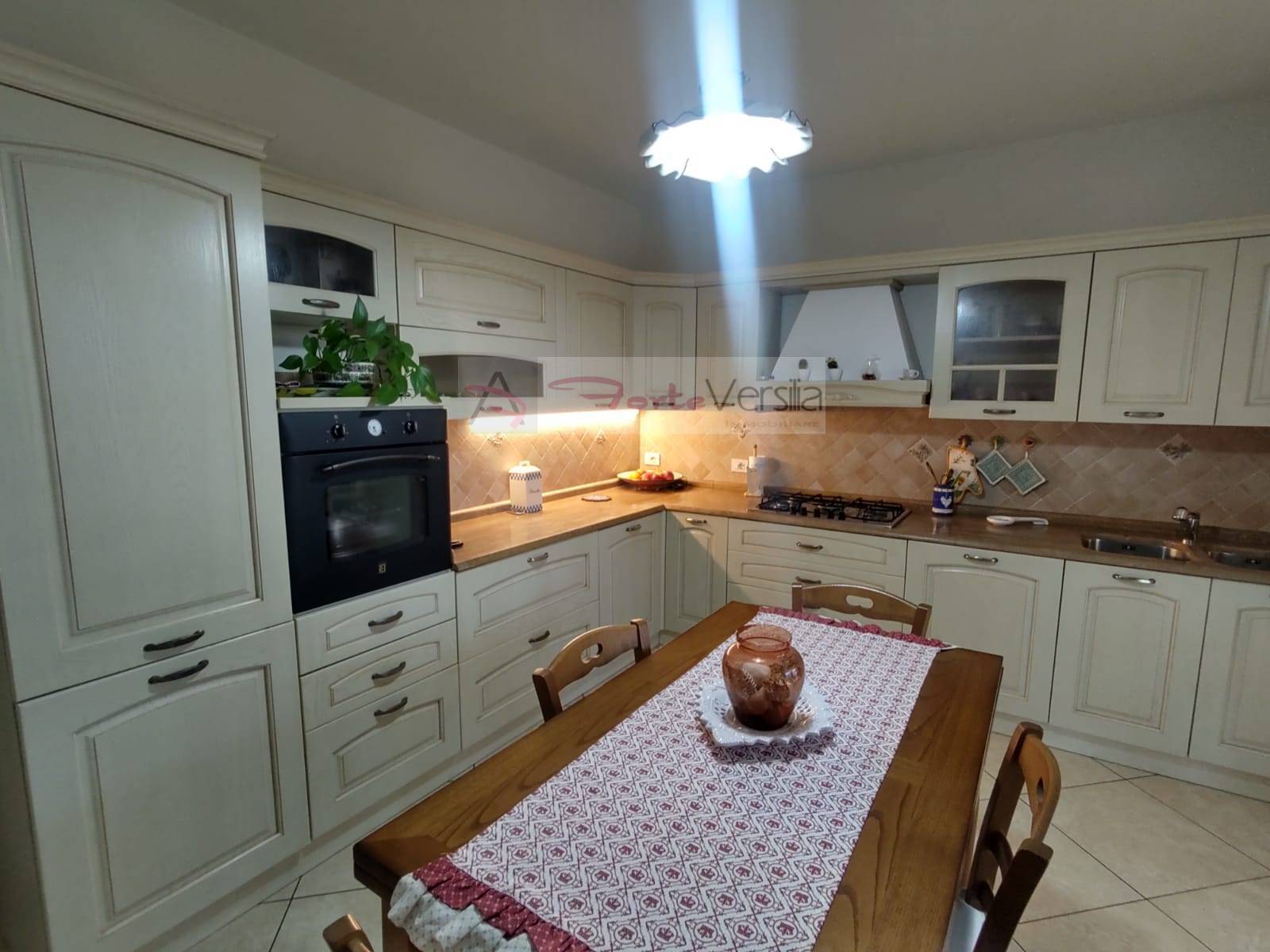 Villa in vendita a Pietrasanta, Marina di Pietrasanta