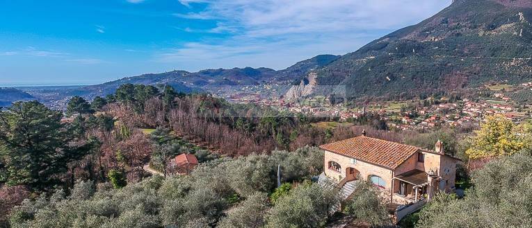 casale in vendita a Camaiore, Badia