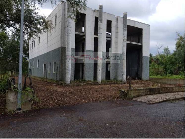 Capannone in vendita a Pietrasanta