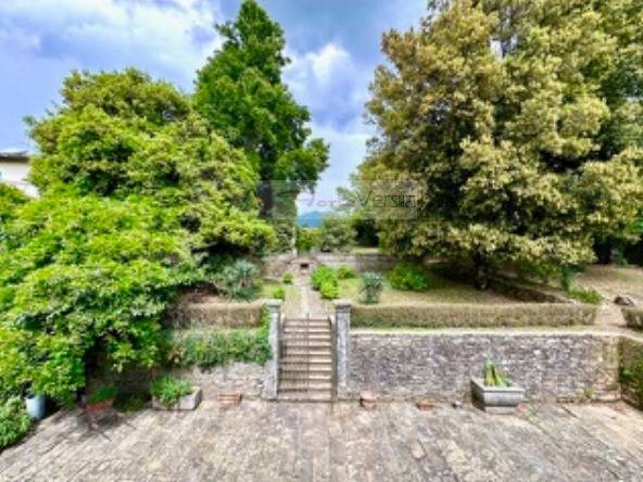 Villa in vendita a Castiglione di Garfagnana