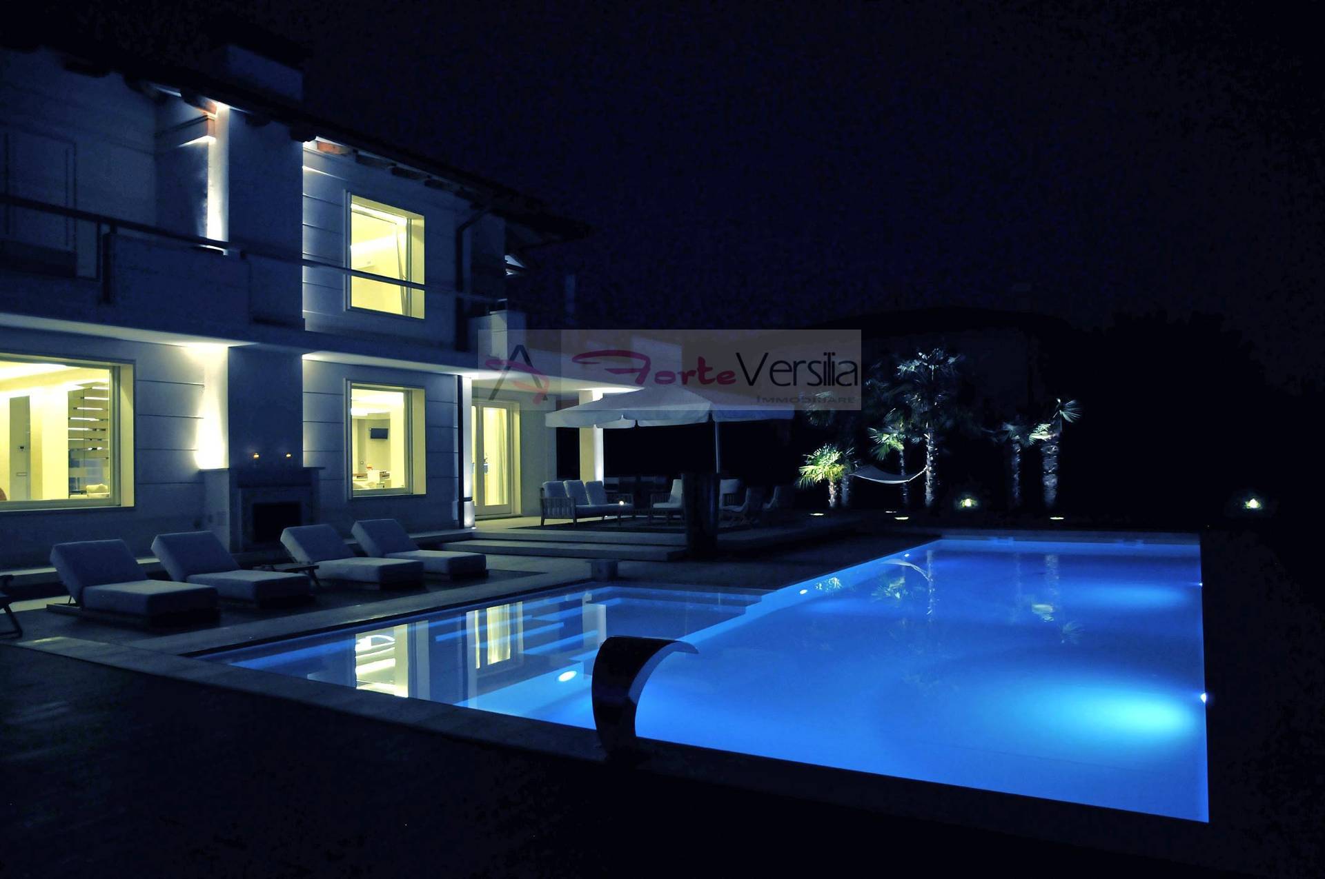 villa indipendente in affitto a Forte dei Marmi, Centro