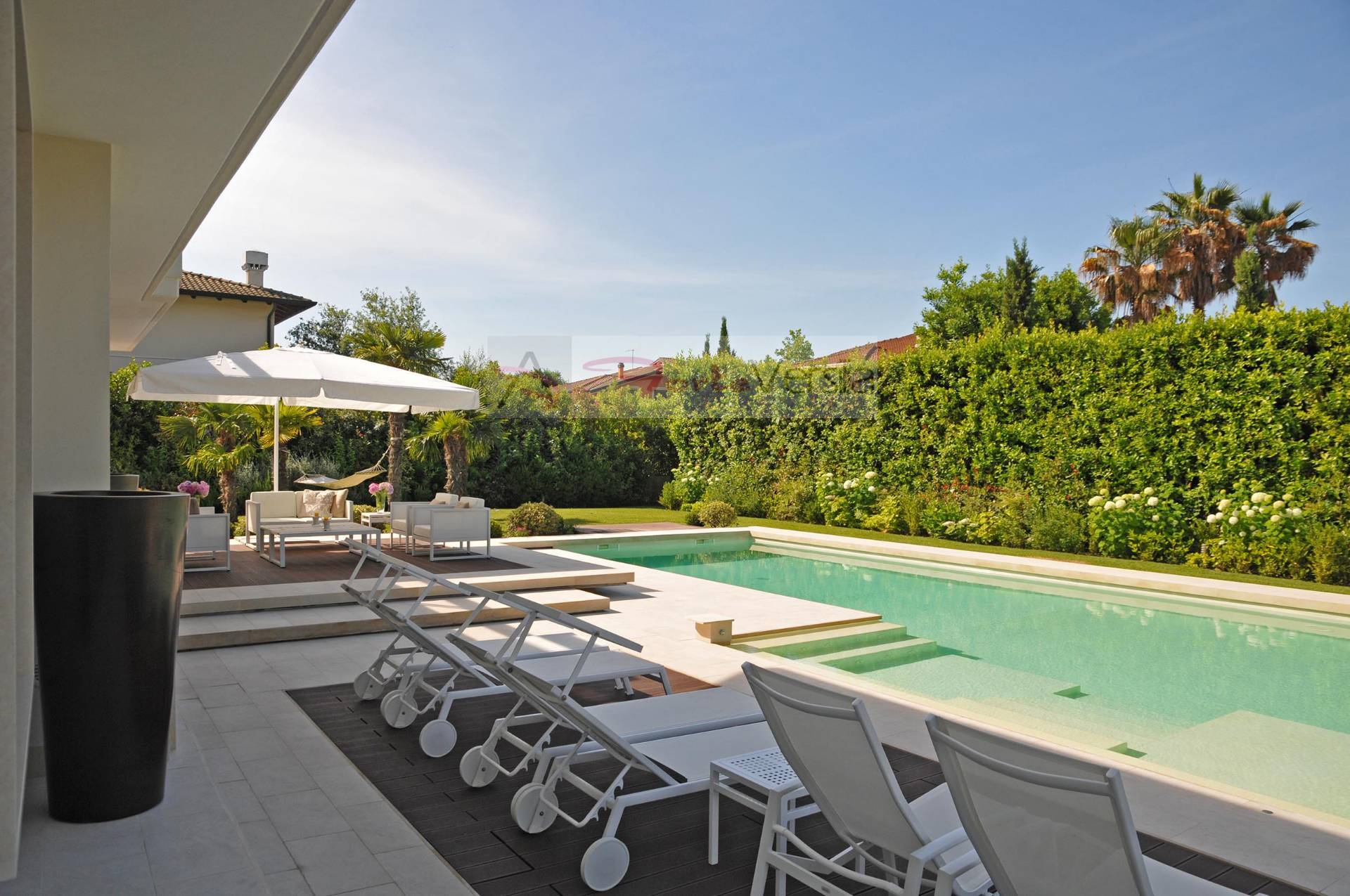 villa indipendente in affitto a Forte dei Marmi, Centro