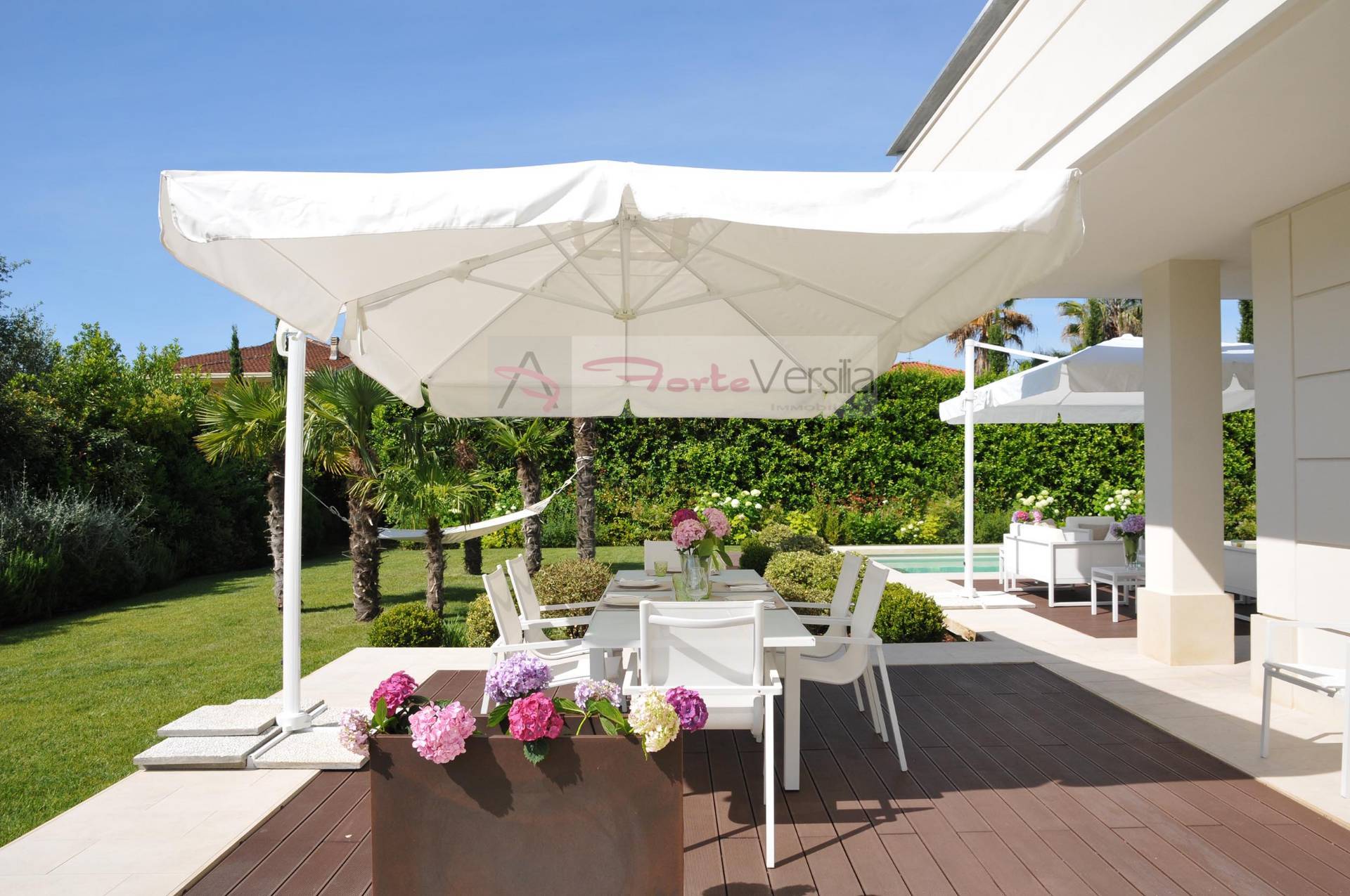 villa indipendente in affitto a Forte dei Marmi, Centro