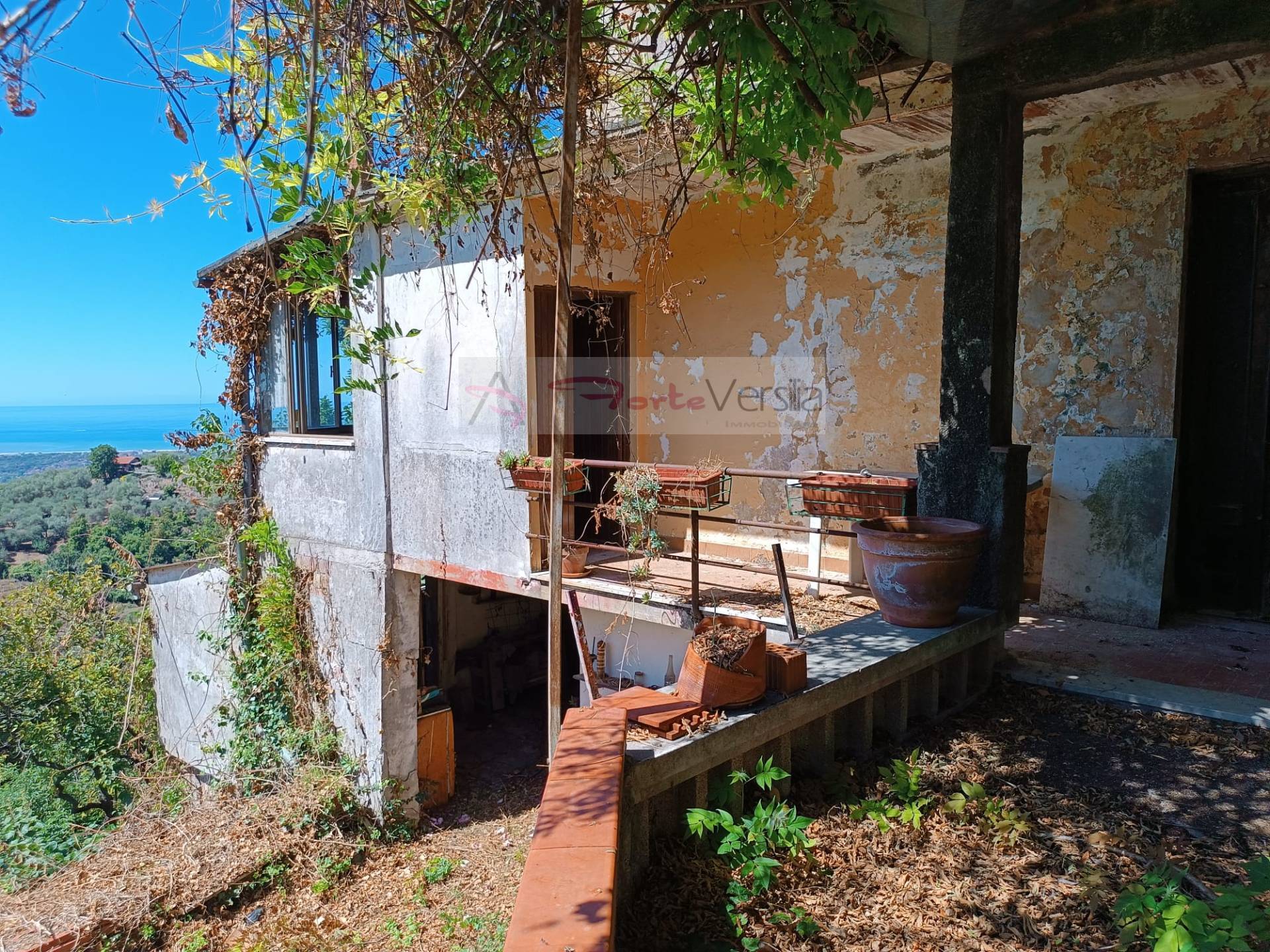 Villa semindipendente in vendita a Pietrasanta, Capezzano Monte