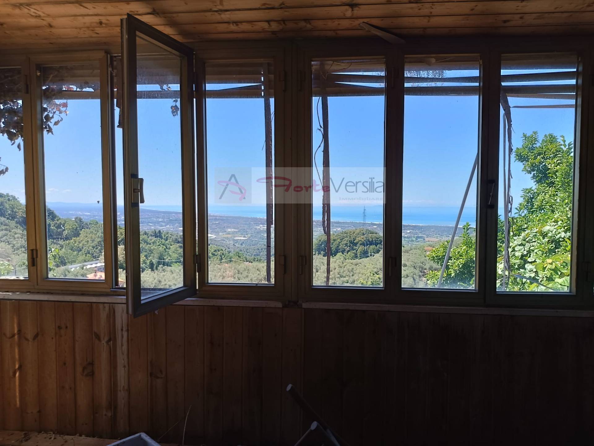 Villa semindipendente in vendita a Pietrasanta, Capezzano Monte