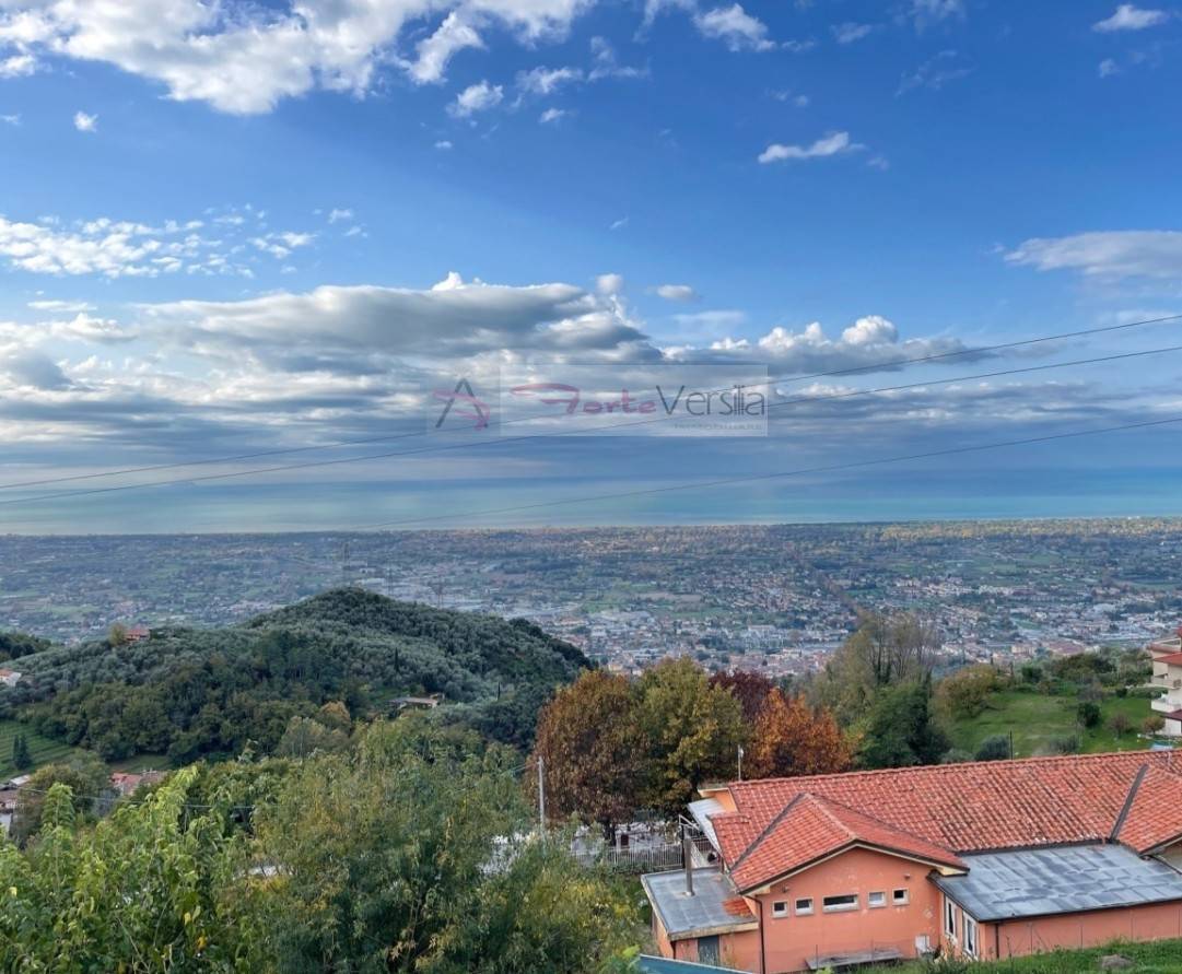 Villa semindipendente in vendita a Pietrasanta, Capezzano Monte