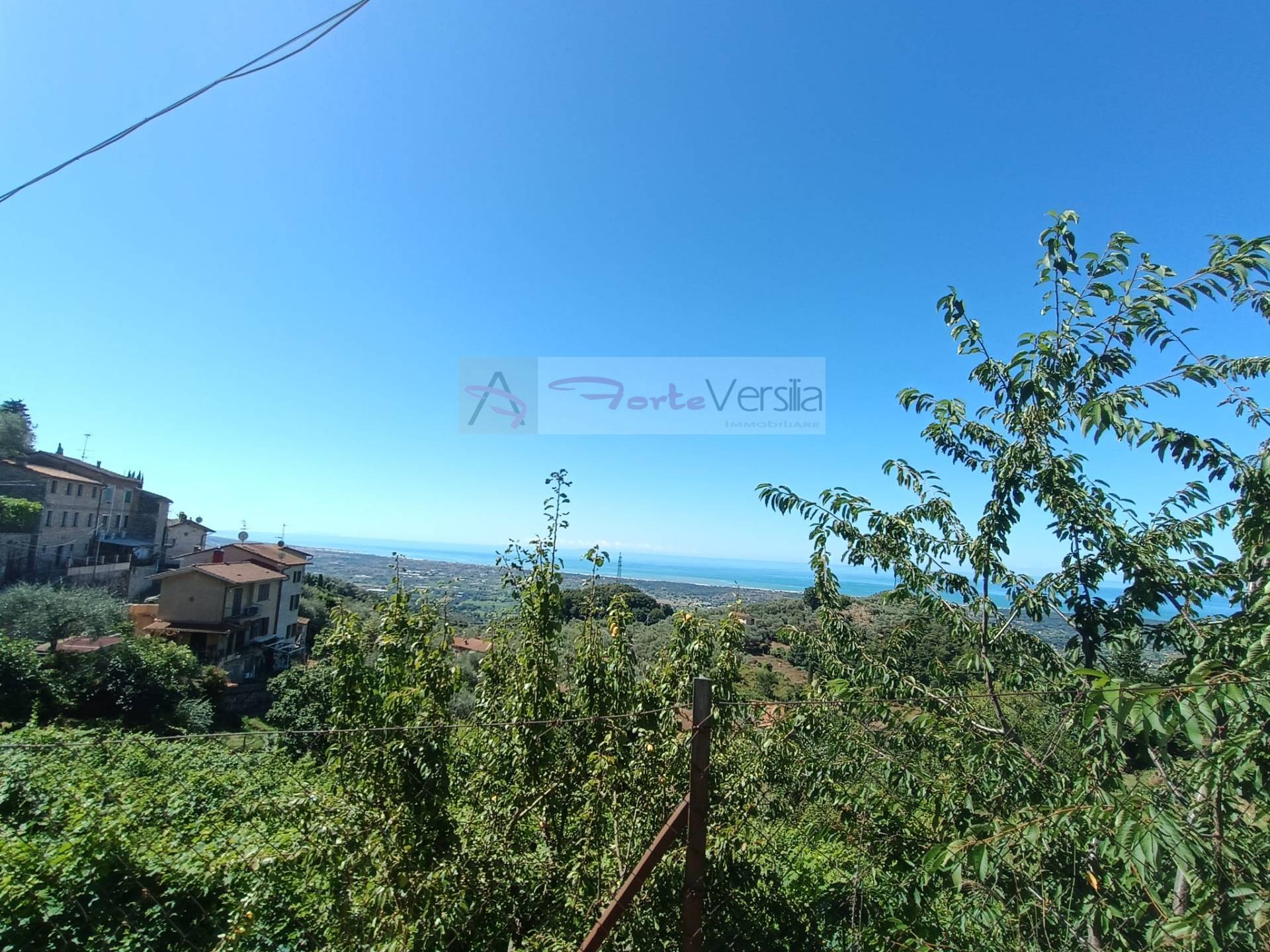 Villa semindipendente in vendita a Pietrasanta, Capezzano Monte