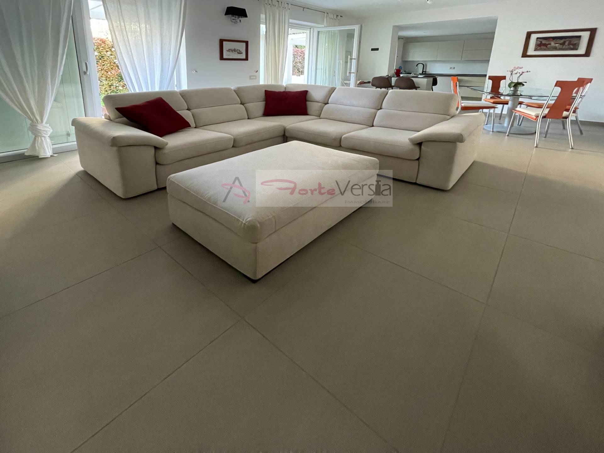 villa indipendente in vendita a Montignoso, Cinquale