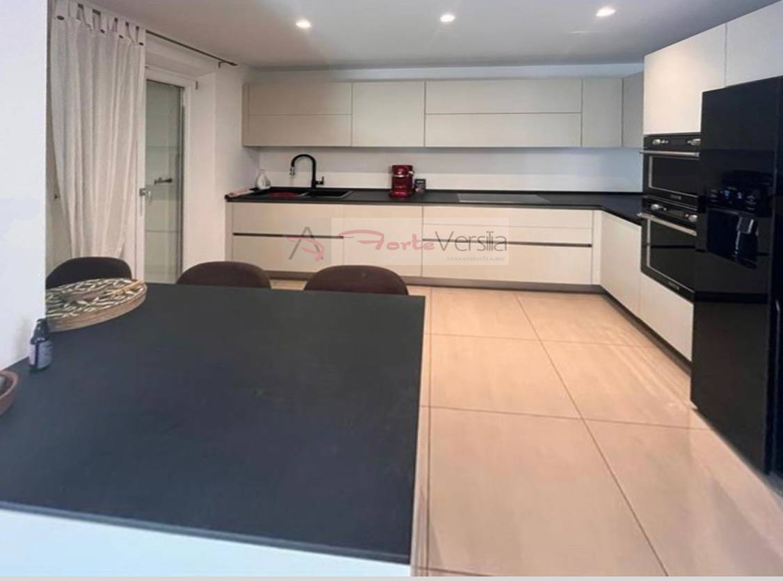 villa indipendente in vendita a Montignoso, Cinquale