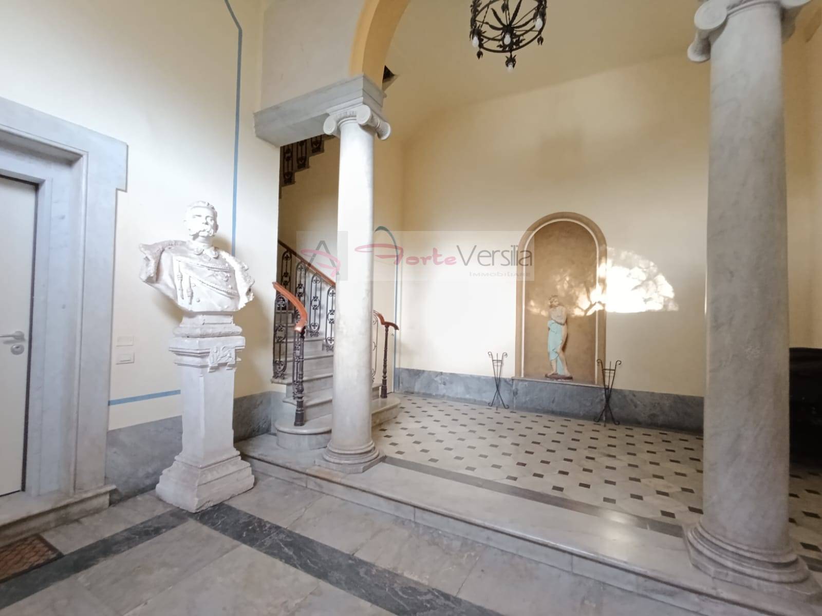 Appartamento in Villa in vendita a Pietrasanta, Centro Storico