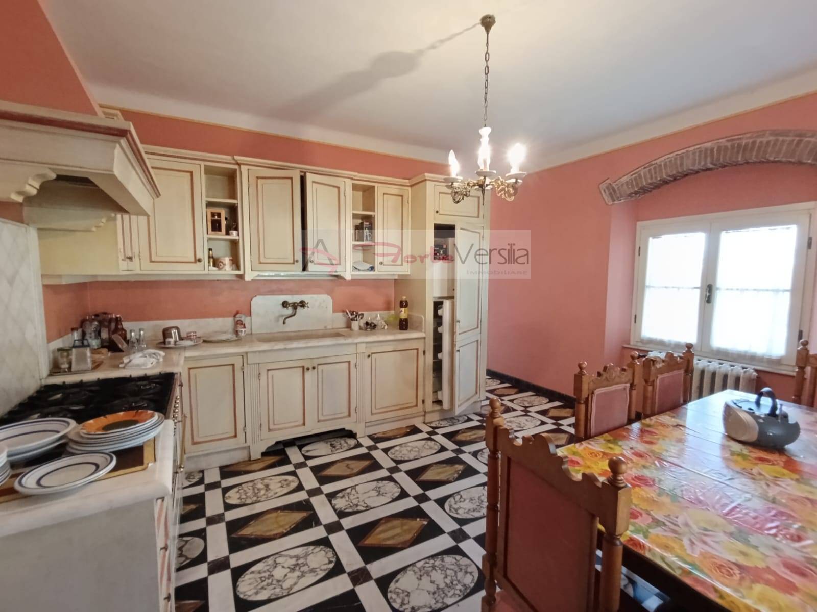 Appartamento in Villa in vendita a Pietrasanta, Centro Storico