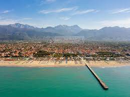 Capannone in vendita a Pietrasanta, Pontestrada