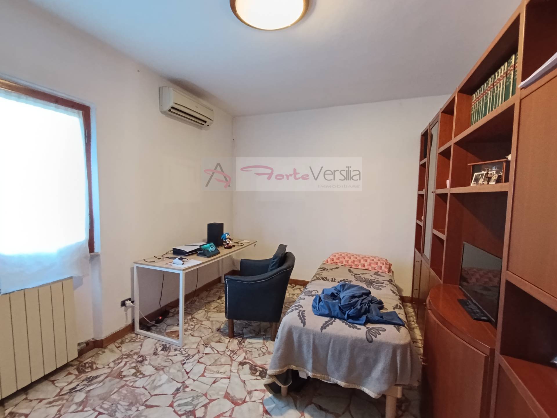 villa bifamiliare in vendita a Pietrasanta, Crociale