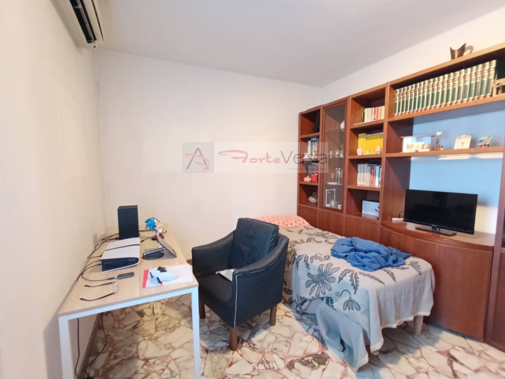 villa bifamiliare in vendita a Pietrasanta, Crociale