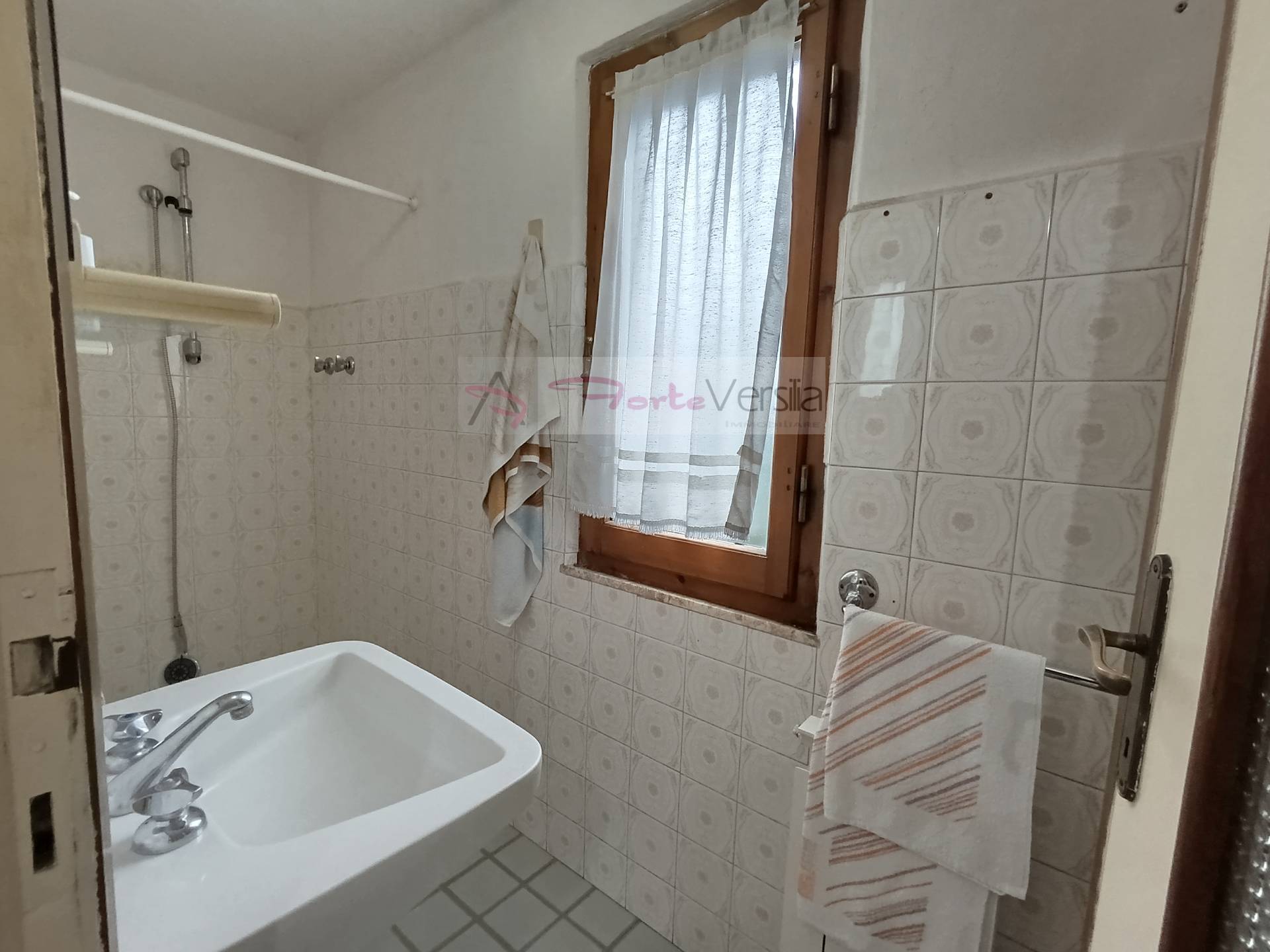 villa bifamiliare in vendita a Pietrasanta, Crociale