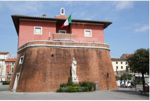 villa indipendente in vendita a Forte dei Marmi, Centro