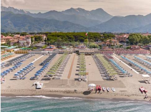 villa indipendente in vendita a Forte dei Marmi, Centro