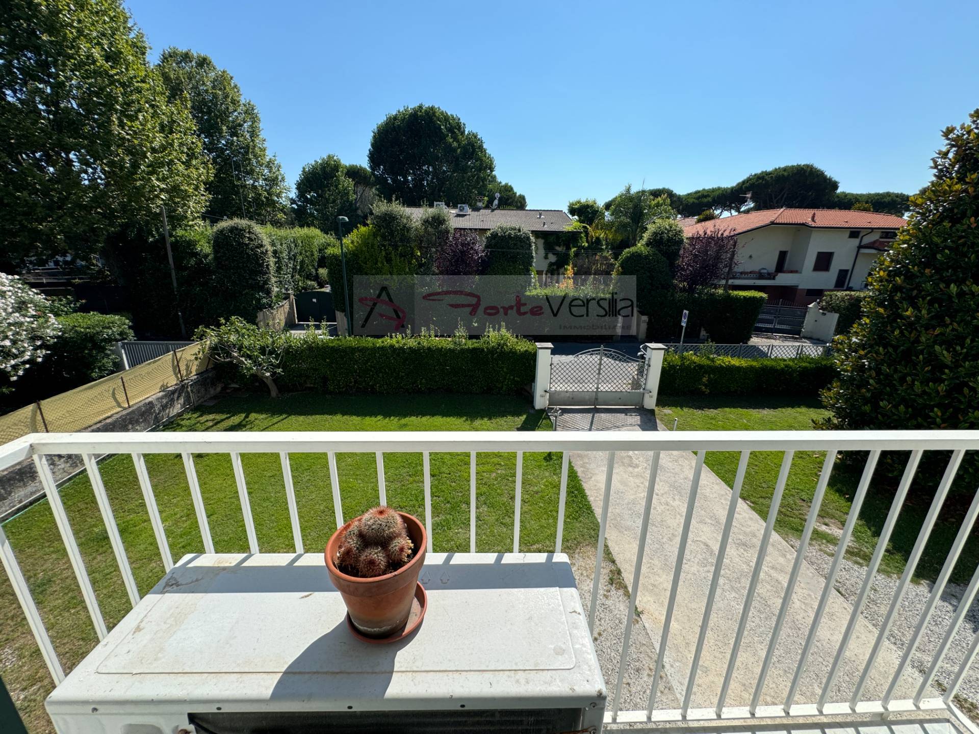 appartamento in quadrifamiliare in vendita a Forte dei Marmi, Roma Imperiale