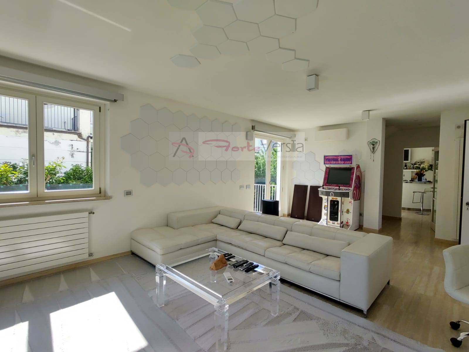 villa indipendente in vendita a Camaiore, Lido di Camaiore