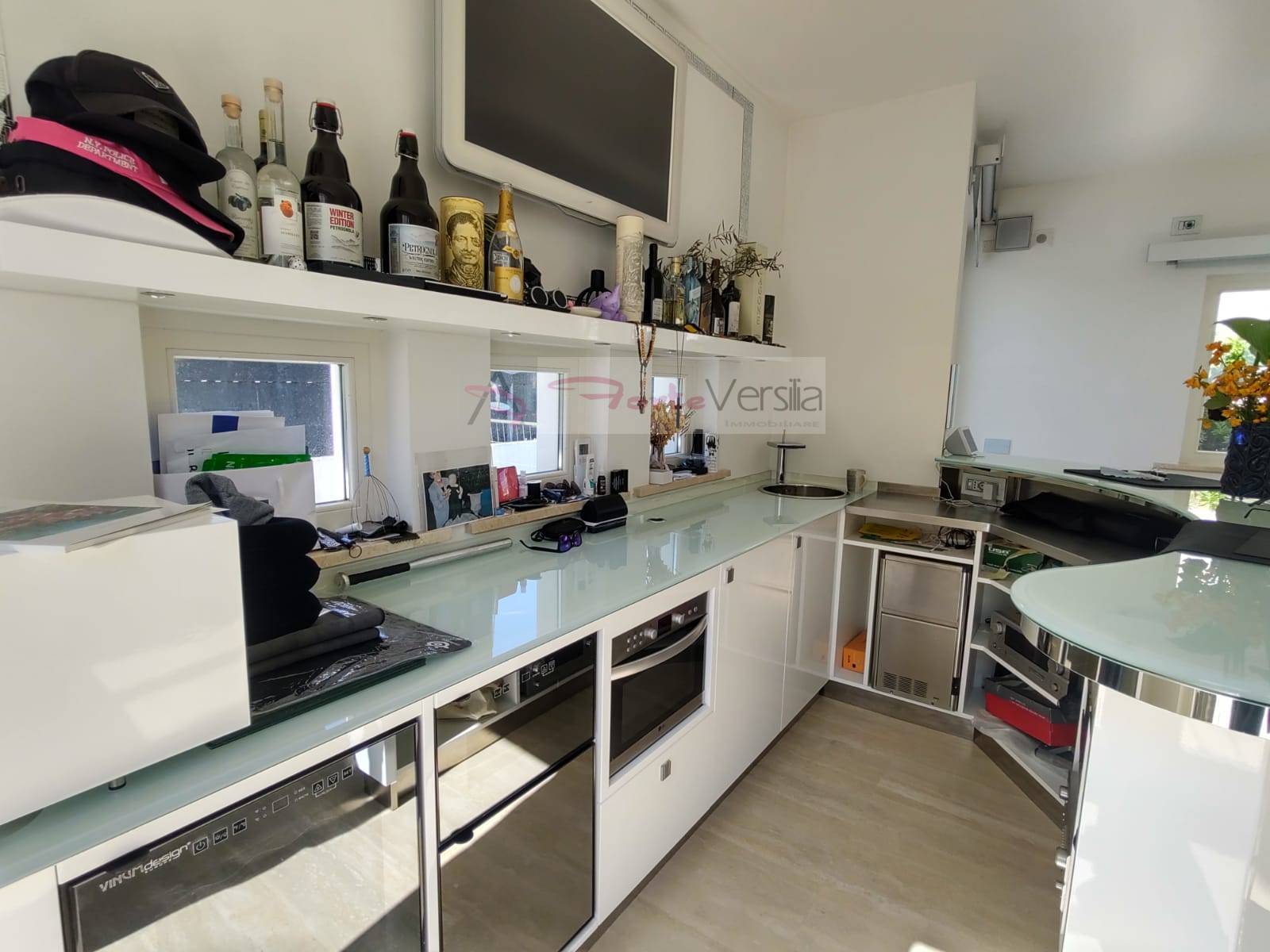 villa indipendente in vendita a Camaiore, Lido di Camaiore