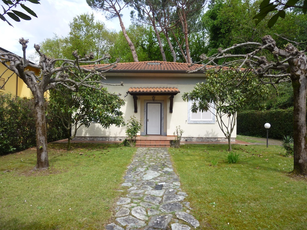 Villa in vendita a Montignoso, Cinquale