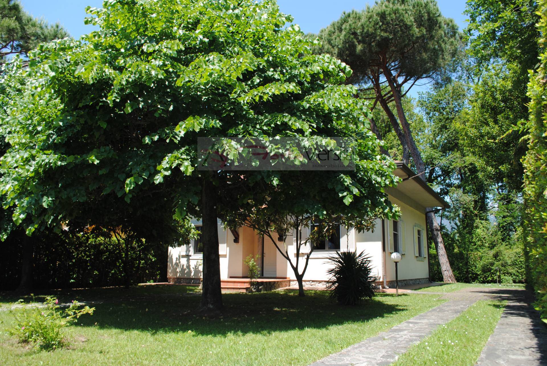 Villa in vendita a Montignoso, Cinquale