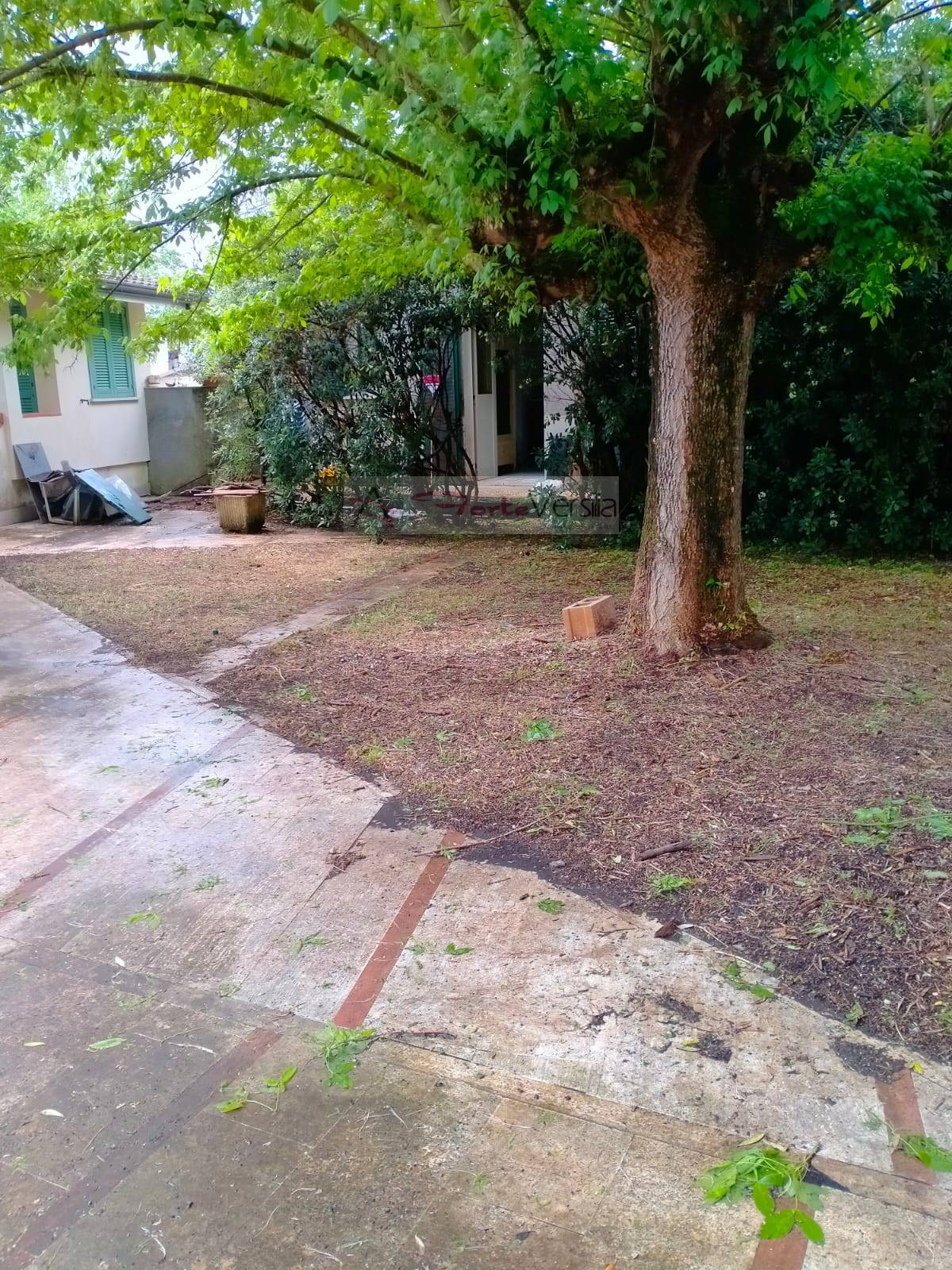 villa bifamiliare in vendita a Seravezza, Ripa