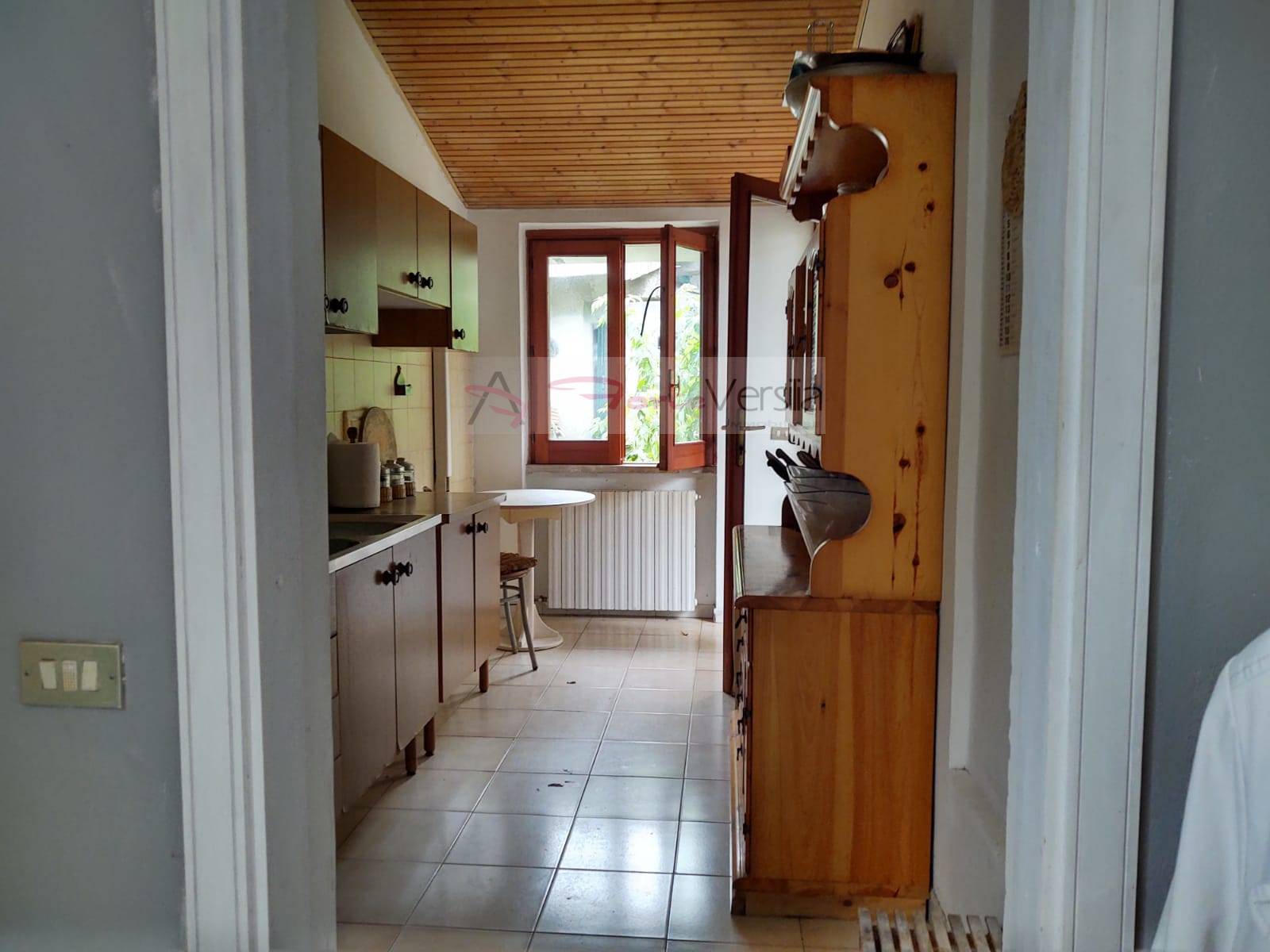 villa bifamiliare in vendita a Seravezza, Ripa