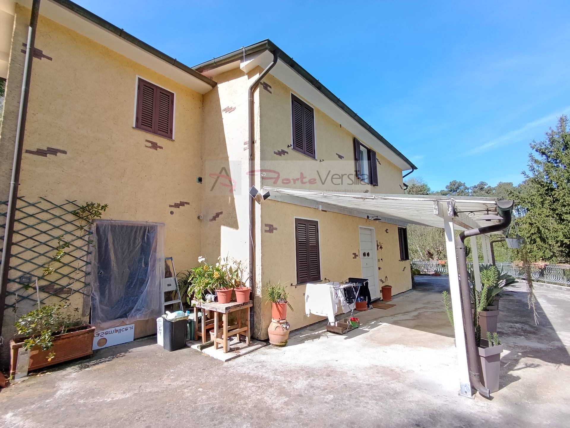villa indipendente in vendita a Pietrasanta, Strettoia