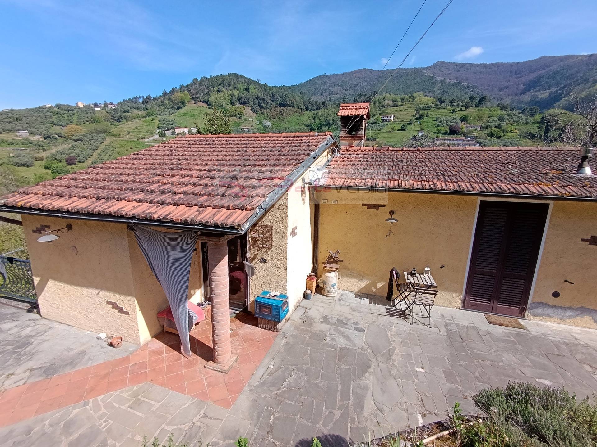 villa indipendente in vendita a Pietrasanta, Strettoia