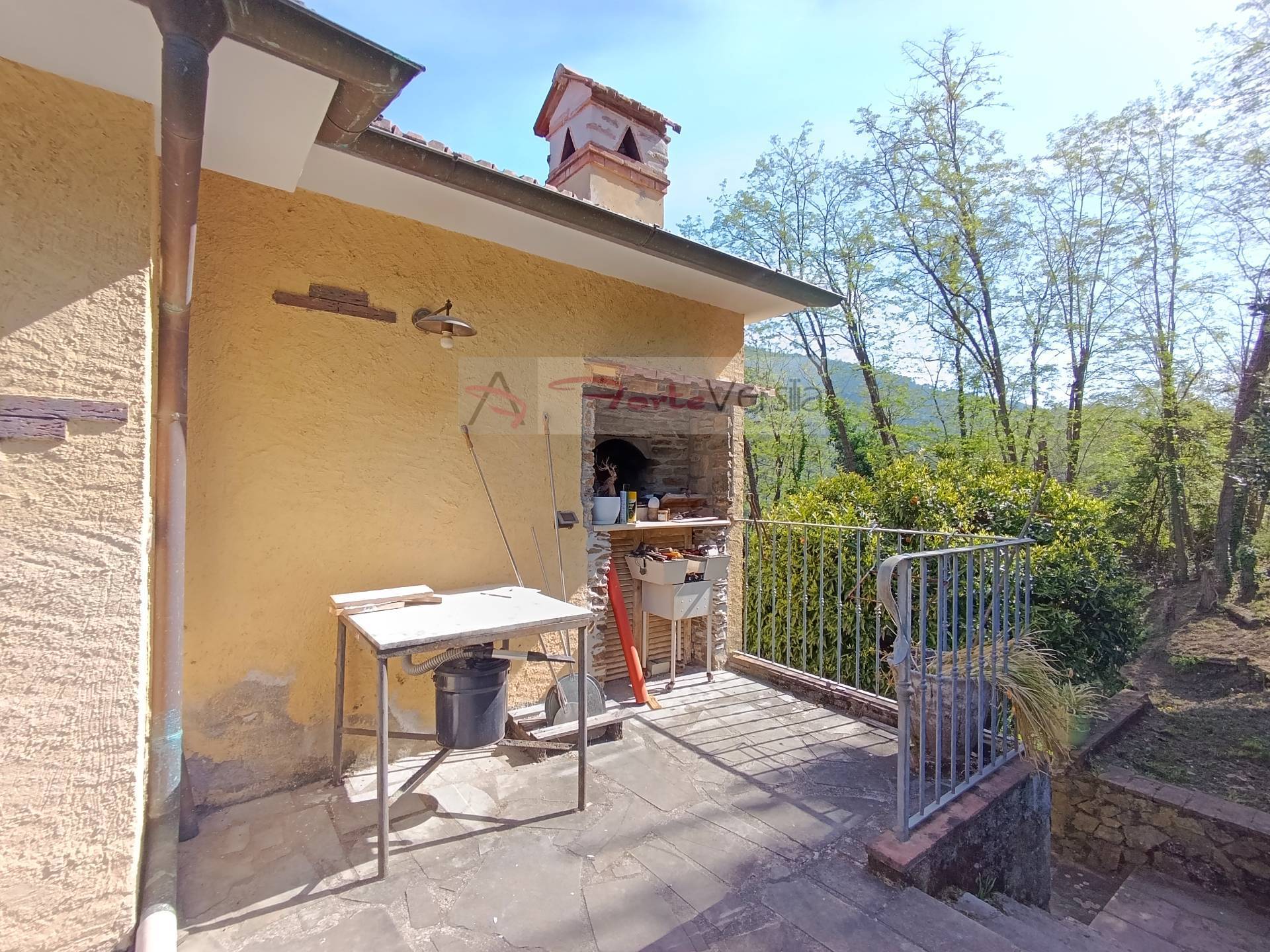 villa indipendente in vendita a Pietrasanta, Strettoia