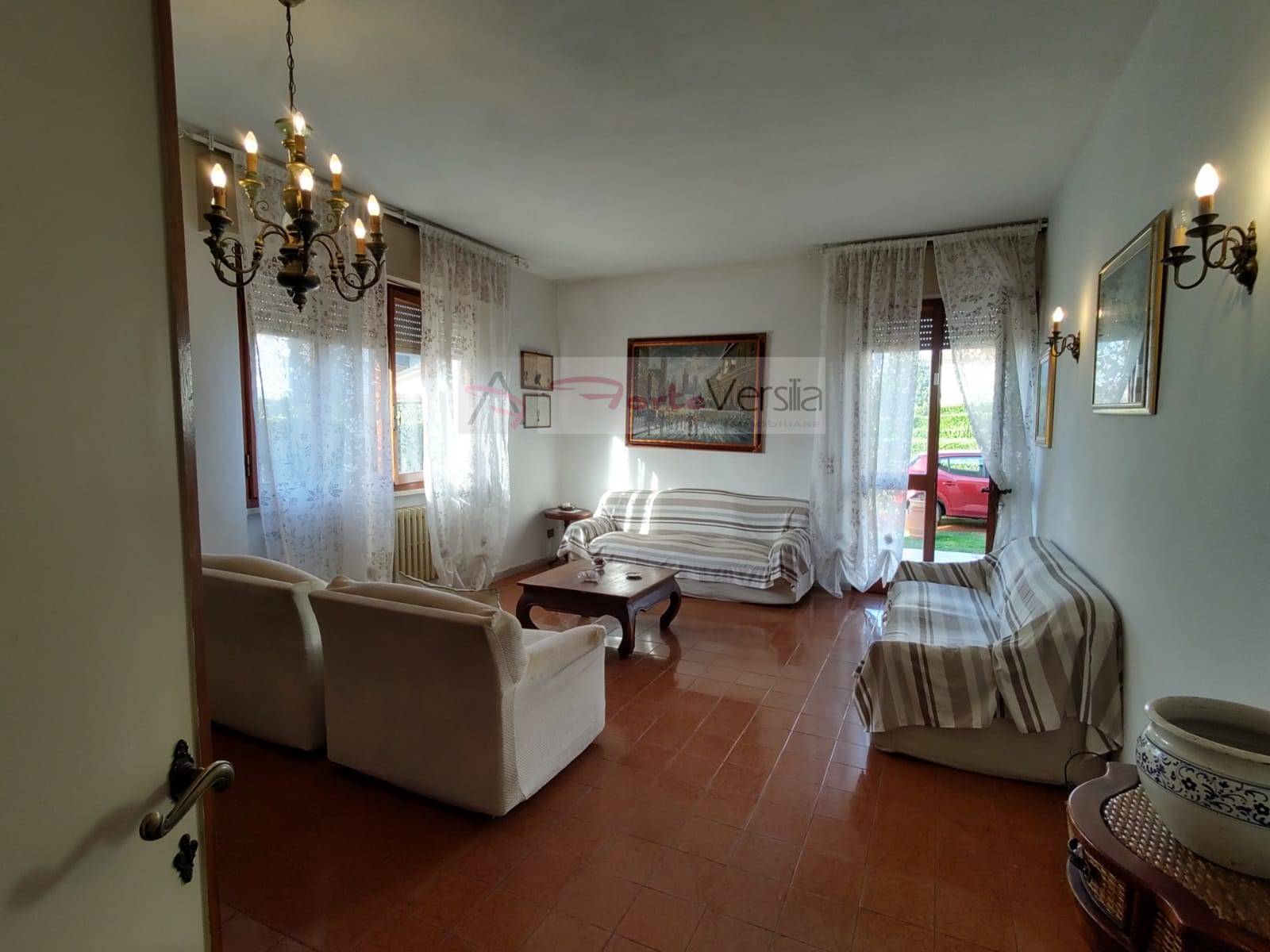 villa indipendente in vendita a Pietrasanta, Tonfano